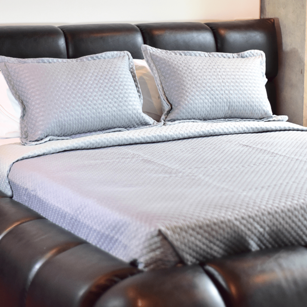 Tendido Emmanuel para cama - Doble Faz Unicolor en Microfibra | Casa Dorada - Casa Dorada