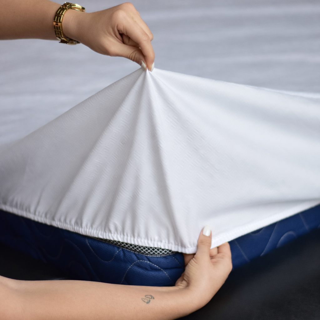 Protector de Colchón Antifluido – Impermeable y Ajuste Seguro | Casa Dorada