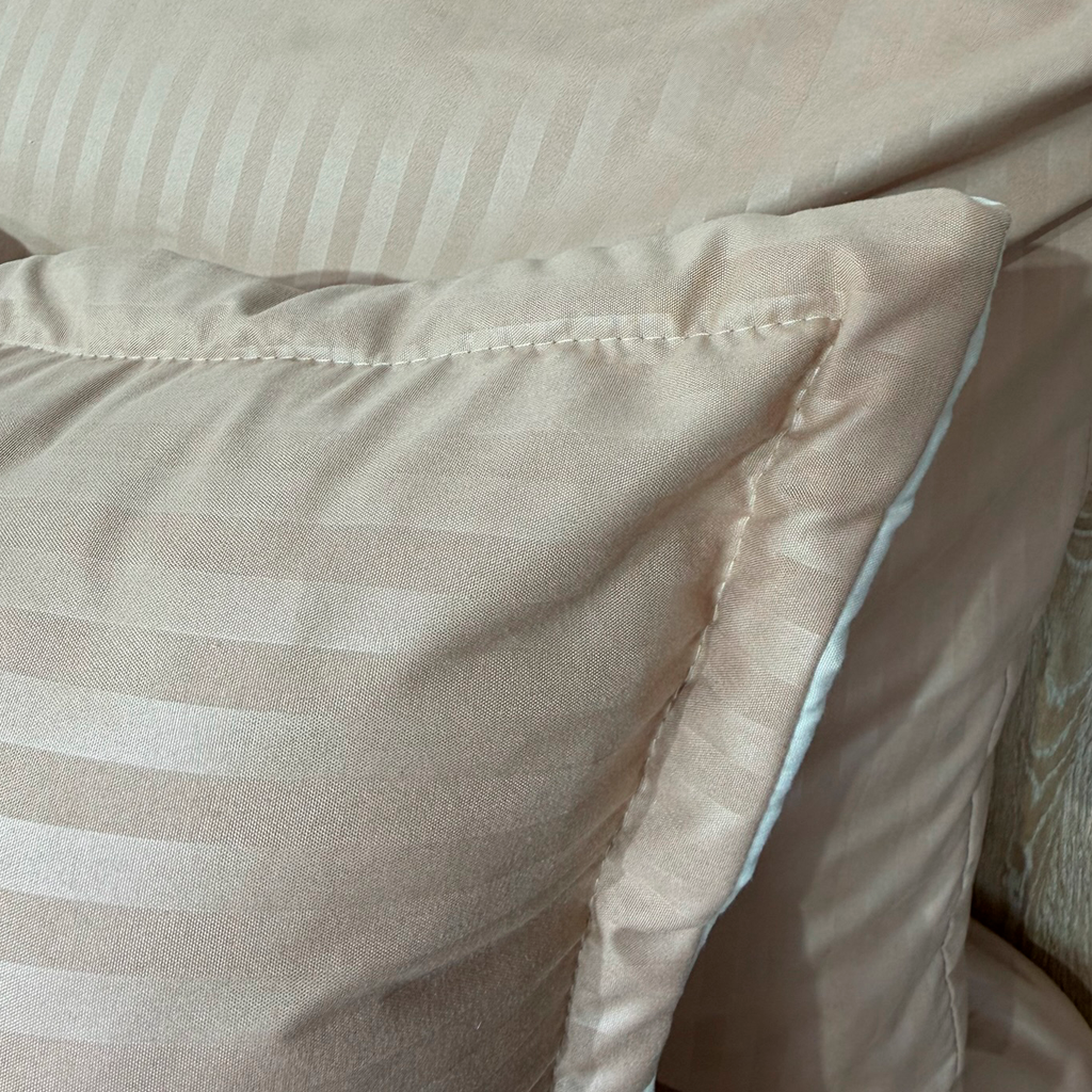 Plumón 6 Piezas para Cama con sábana enresortada y fundas | Casa Dorada