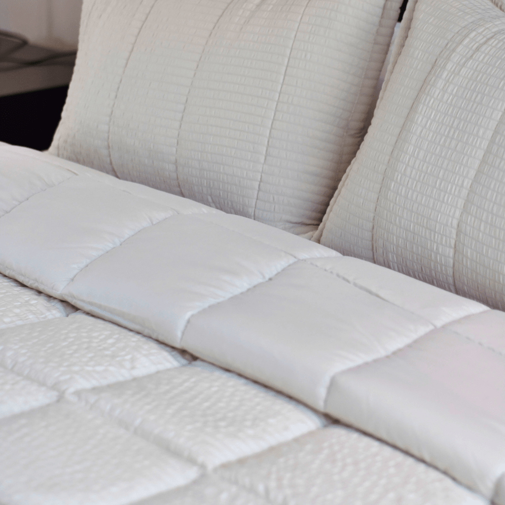 Plumón Elegance para cama | Casa Dorada - Casa Dorada