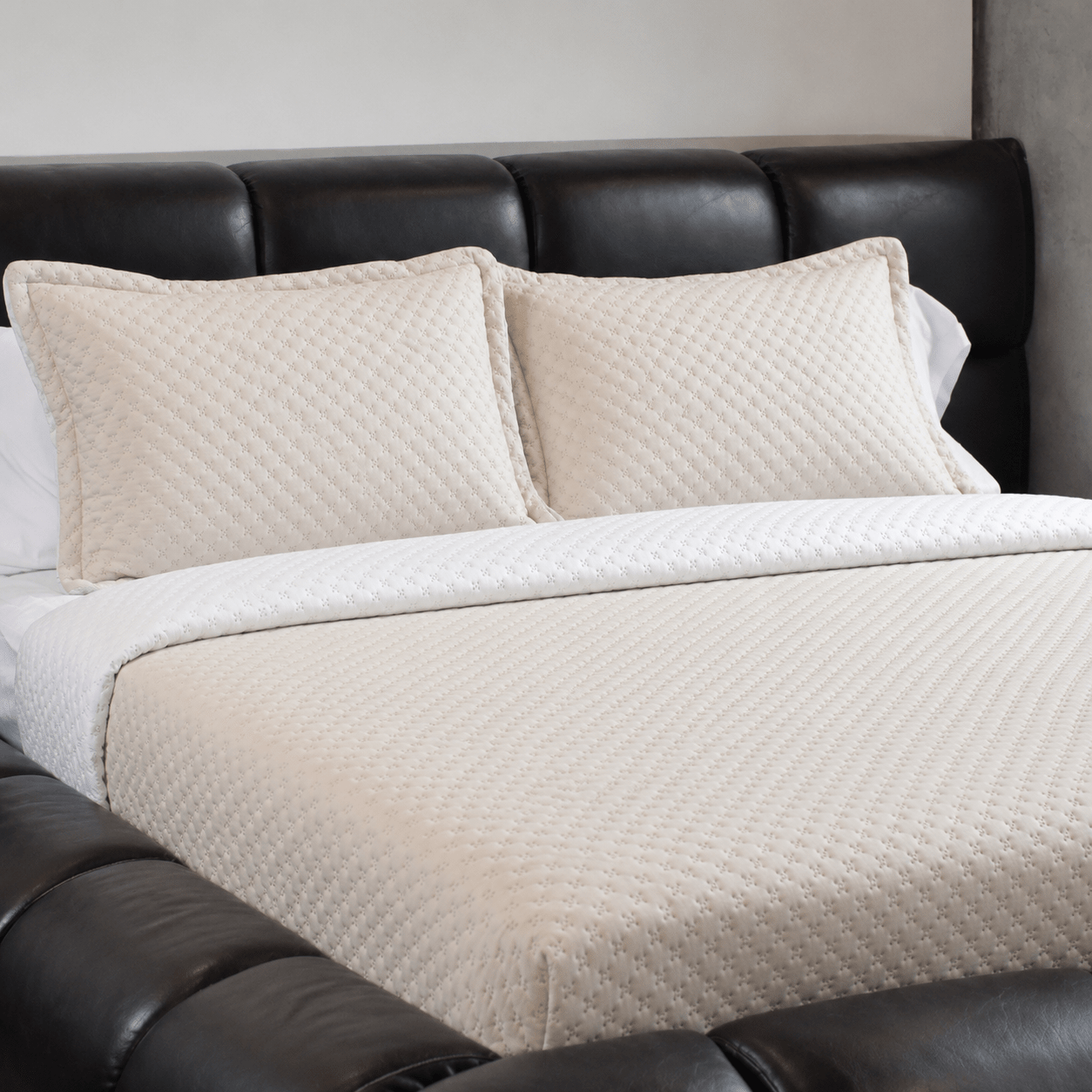 Tendido Emmanuel para cama - Doble Faz Unicolor en Microfibra | Casa Dorada - Casa Dorada